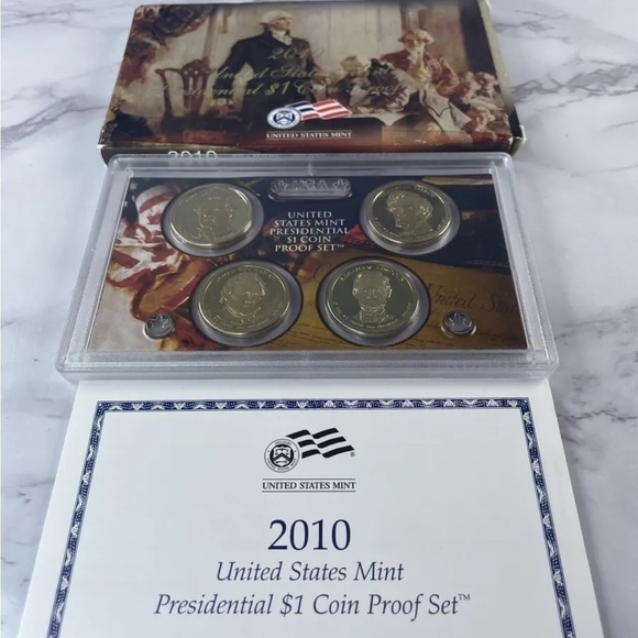 2010 US Mint Presidential $1 Coin Proof Set - Picture 2 of 4